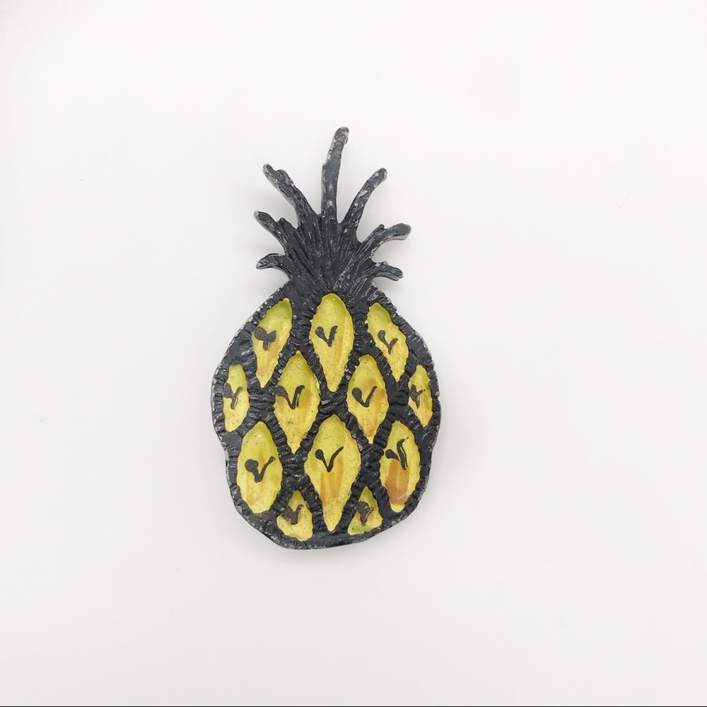 Pineapple Lapel Pin
